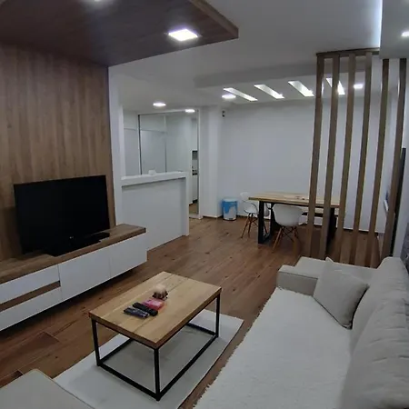 Serbian Home, Gandijeva 162 Belgrad