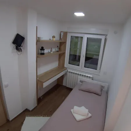 Serbian Home, Gandijeva 162 Apartment