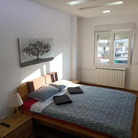 Serbian Home, Gandijeva 162 Apartment